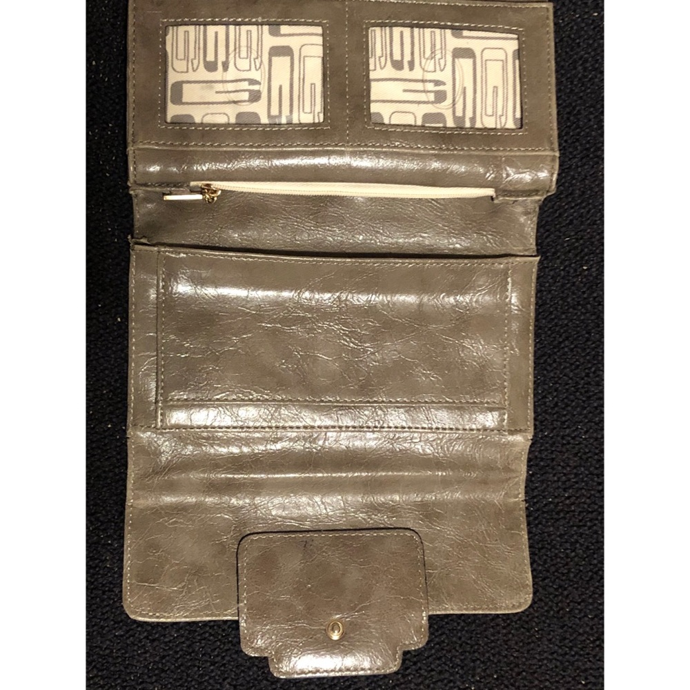 Guess Wallet - Picture 3 of 8